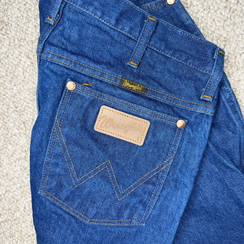 Wrangler straight leg jeans
